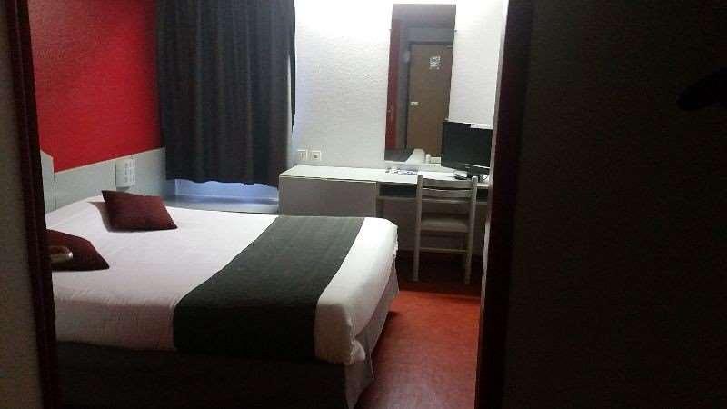 Brit Hotel 사르게민즈 객실 사진