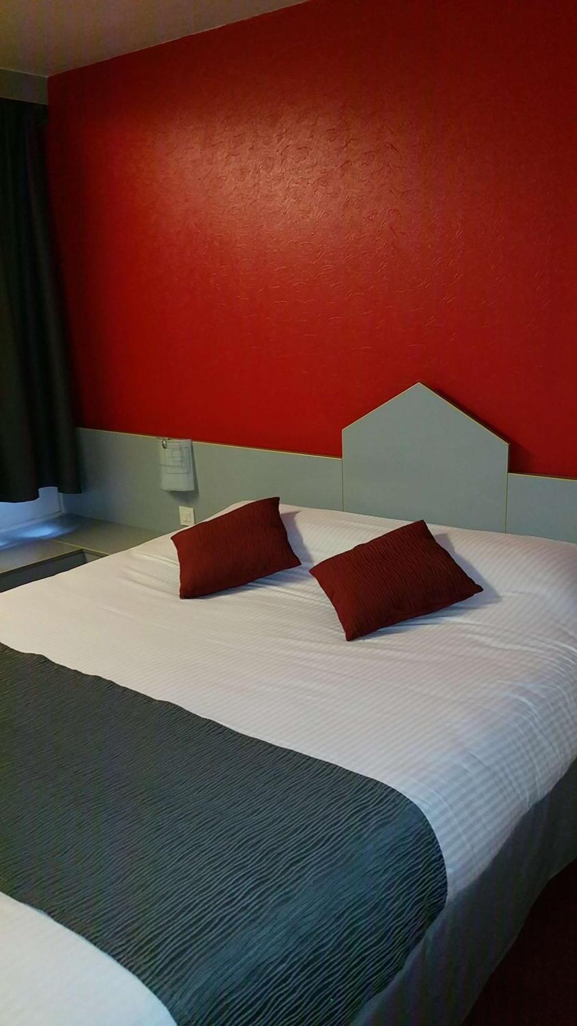 Brit Hotel 사르게민즈 외부 사진