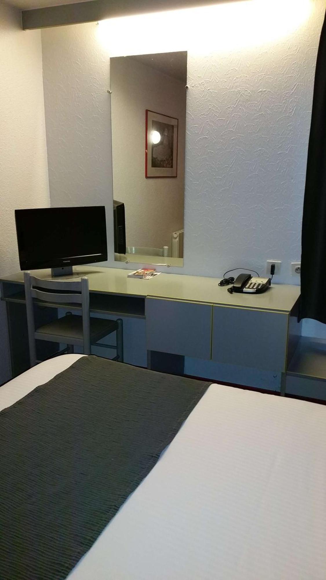 Brit Hotel 사르게민즈 외부 사진