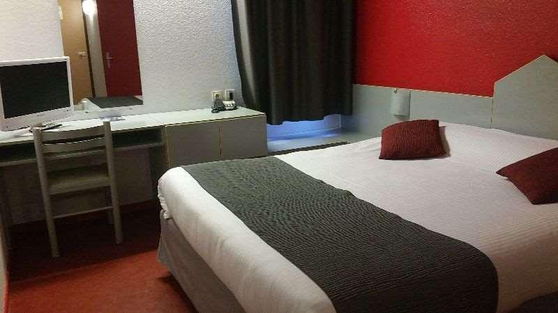 Brit Hotel 사르게민즈 객실 사진
